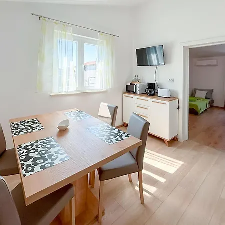 Appartement 1 Bedroom Amazing In *